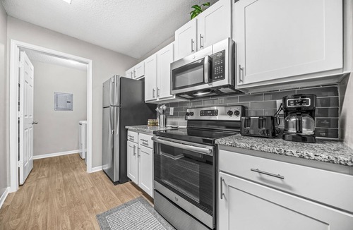 Athens Apartment | 3BRLux, UGA + Downtown Athens Game Weekend Ready