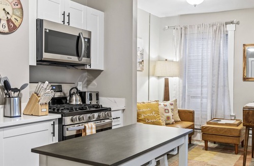 North End Apartment | 3brm/1bath North End Gem