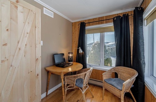 Baie-St-Paul Ski Chalet | 3CH - Fireplace | Spa | Sauna | WiFi | Ping-pong