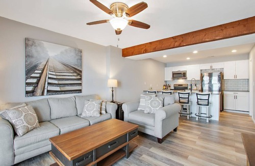 Lake Ozark Condo | 3MM, fully remolded, main channel lakefront with pool