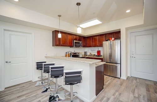 Katy Condo | 3N| Charming Private Condo Unit| Unique Gated Complex