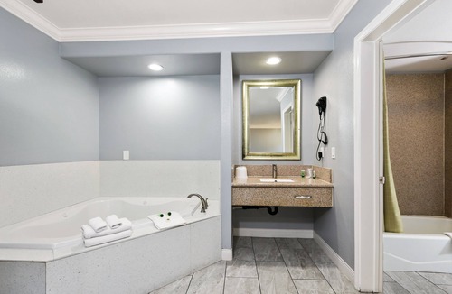 La Habra Hotel | 3rd Avenue Inn