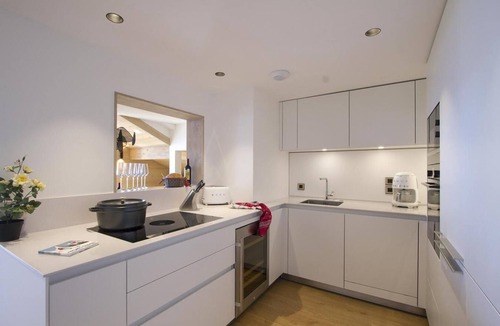 Bergers Apartment | 3rd floor, fitness, swimming pool, sauna, hammam, balcony, fireplace or stove, tv, ski locker, 102m²