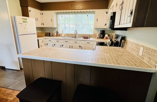 New Warrington House | 3rd St. Bungalow-NAS-Corry Station-Beaches-Dining