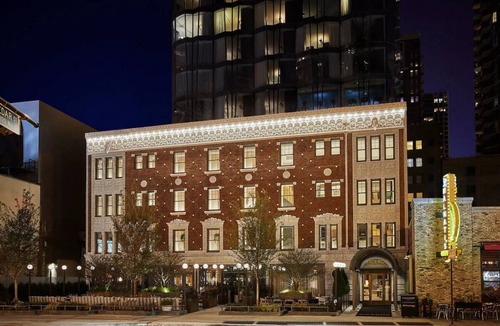 Rush and Division House | 3x Comfortable Deluxe Queen Queen Rooms at Viceroy Chicago, Pet-Friendly!
