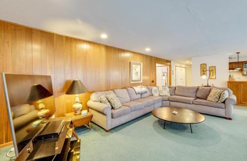 Maple City House | ~ 4,000 Sq Ft Cabin on Glen Lake: Deck & Views!
