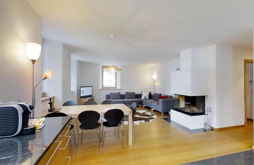 Madulain Apartment | 4 1/2 room apartment on the first floor with approximately 110m2, elevator to th