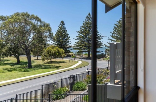 Victor Harbor Condo | 4/1 Harbour View Terrace - Wi-Fi
