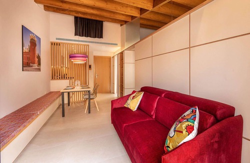 Figueres Apartment | 4-1 Surrealista - Attic Premium