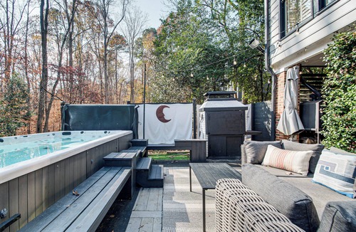 Stonebridge House | 4,100-Sq-Ft Gem w/Pool Table & Yard in Raleigh