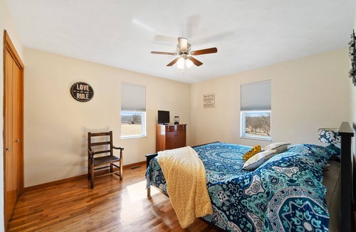 Fulton House | 4-12 Guests! 4 bed / 2 bath - Central Missouri - Close to Interstate70 & Hwy 54!