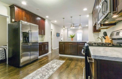 Roscoe Village Apartment | 4/2 Home + Foosball Table | Near Wrigley