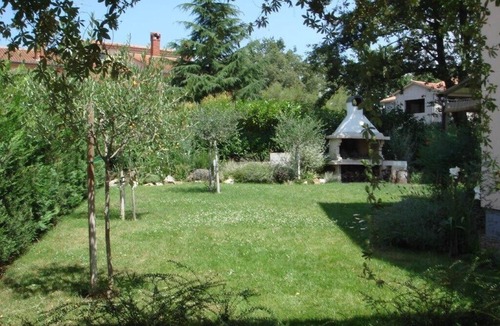 Kukci Apartment | 4 +2 pers. FREE Wi-Fi, AIR, & GARDEN GRILL, FAMILY FRIENDLY