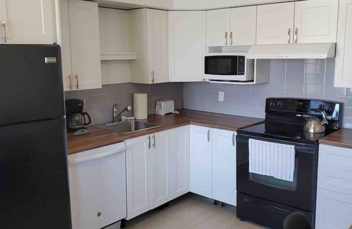 Bellerive Apartment | 4.5 équipé - près services +bus
