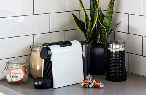 Semaphore Park Apartment | 4/5 Ulah Place, Semaphore Park · Beachfront Escape