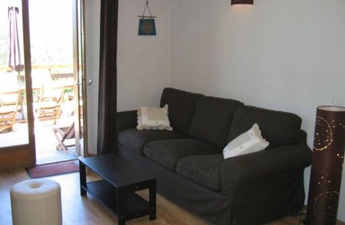 Prechac Apartment | 4-6 person gîte with exceptional view of the Pyrenean peaks