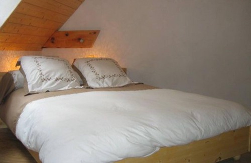 Prechac Apartment | 4-6 person gîte with exceptional view of the Pyrenean peaks