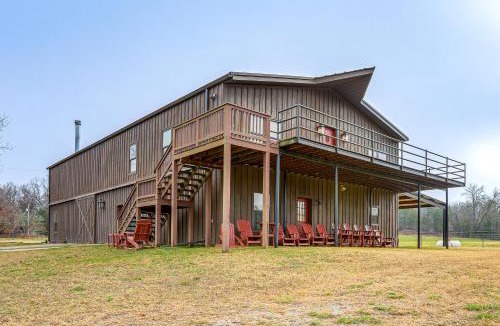 Caulfield House | 4,800-Sq-Ft Cabin w/Creek Access in Caulfield