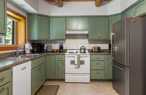 Darby Cabin | 4+Acre Cozy Cabin in Woods Near Skiing