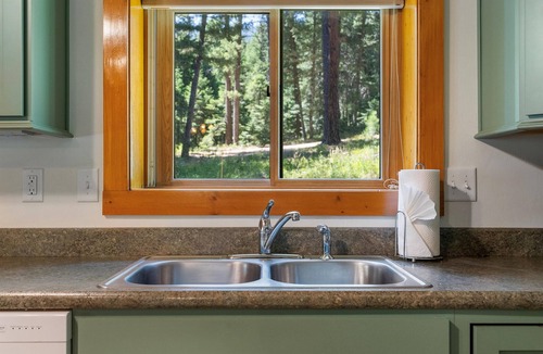 Darby Cabin | 4+Acre Cozy Cabin in Woods Near Skiing