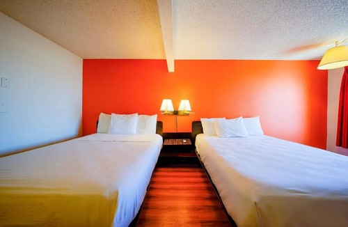 Hermiston Hotel | 4 Affordable Rooms Ideal for Exploring Shops & Dining w/Free Parking