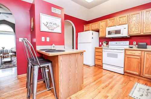 Lincoln House | 4 bd 2.5b 8 guests | Game Room | Large Backyard