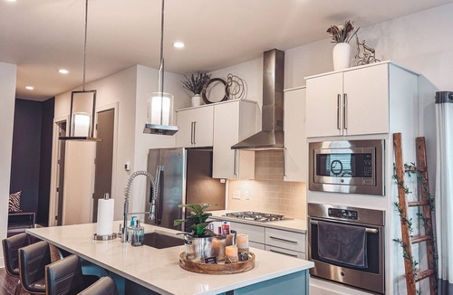 Edgehill House | 4 BD LUXURY GULCH HOME - 360 VIEWS - WET BAR ROOFTOP!