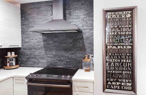 Nashville Condo | 4 BD PENTHOUSE SUITE - MUSIC ROW - GUITAR POOL - SLEEPS 12