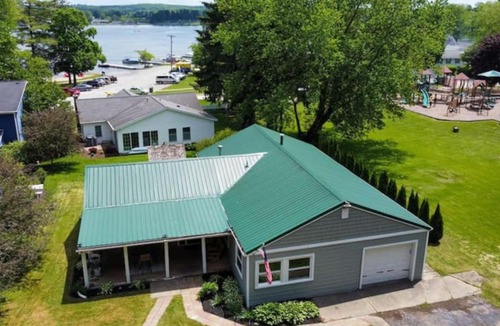 Edinboro House | 4 bdr Cottage Edinboro Lake Views Dogs Welcome