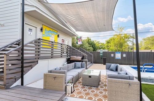 Shearer Hills - Ridgeview House | 4 Bdrm / 6 bath - Heated Pool, Mini Golf, Pool House, Theater, Games