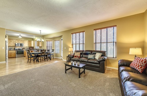 Meridian House | 4 Bdrm Close To Everything!