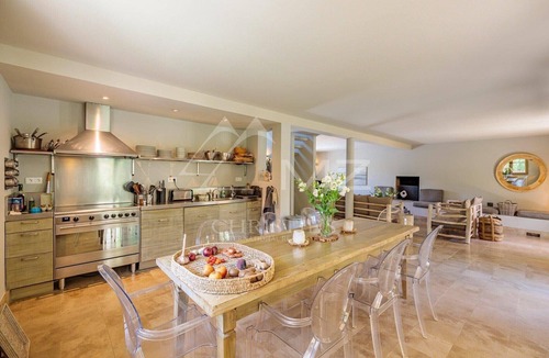Saint-Tropez House | 4 bdrm Family Villa w/AC, 2 parking spots, pool, 7 min walk to Place des Lices