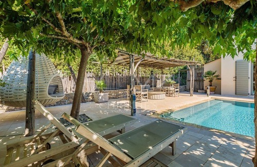 Saint-Tropez House | 4 bdrm Family Villa w/AC, 2 parking spots, pool, 7 min walk to Place des Lices