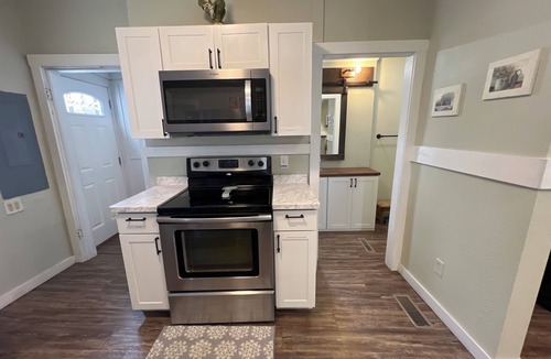 Cedar Rapids House | 4 Bed, 1 Bathroom Bungalow 8 blocks from Downtown!