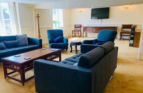 Brasted House | 4 Bed 17th century Coach House