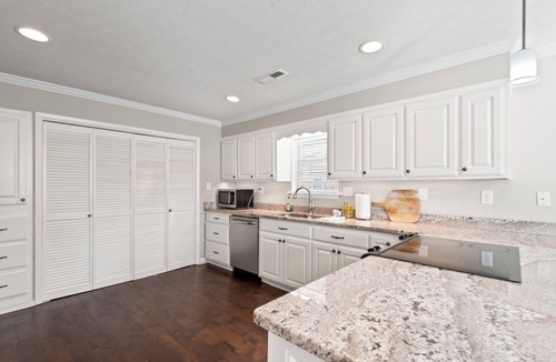 Albertville House | 4 bed/2 bath across from Sand Mountain Park