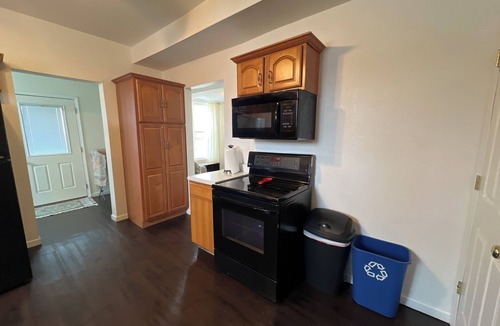 Southwest Area House | 4 Bed 2 Bath Czech Village Cedar Rapids