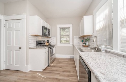Wichita House | 4 Bed 2 Bath Home by College Hill and Hospitals
