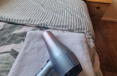 Bath House | 4 Bed 2 Bathroom House with Garden and Parking