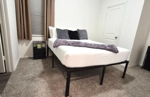 Medina Valley House | 4 bed 3 bath home Near Lackland AFB and River Walk