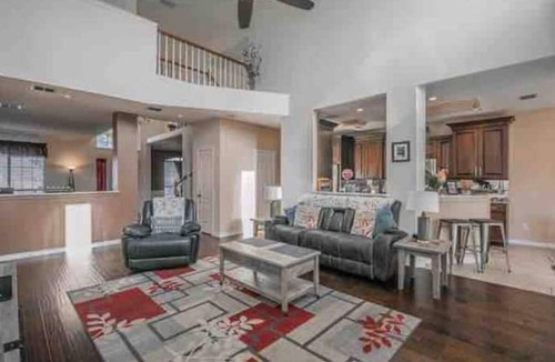 Fossil Creek House | 4 bed 3 bath house 20 from DFW Airport