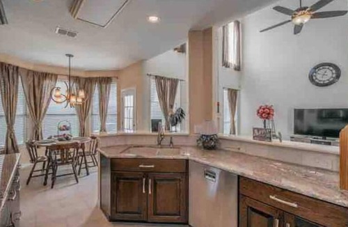 Fossil Creek House | 4 bed 3 bath house 20 from DFW Airport