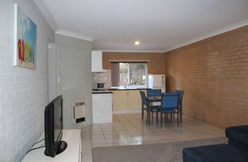 Surf Beach Apartment | 4 Bed (3 Night Min) (Retreat on Surf Beach)