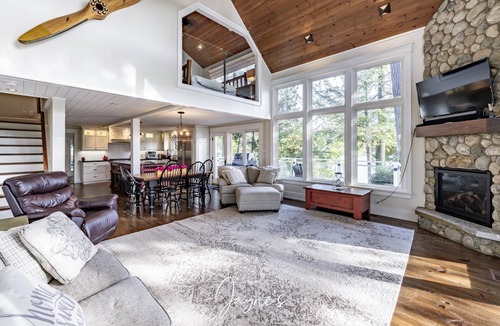 Windermere Cottage | 4 bed 4 bath cottage on Lake Rosseau