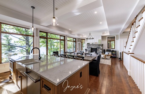 Minett Cottage | 4 bed 4 bath cottage on Lake Rosseau