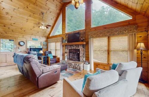 Sylva House | 4 Bed 4 Bath Vacation home in Sylva