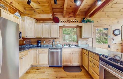 Sylva House | 4 Bed 4 Bath Vacation home in Sylva
