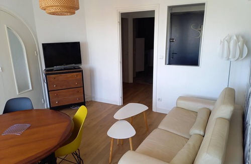 Boulogne-sur-Mer Apartment | 4-bed apartment facing Nausicaa with parking