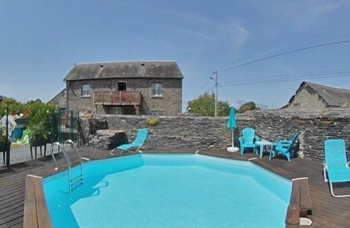 Javron les Chapelles House | 4 bed barn sleeps 8 private pool Chattemoue Javron