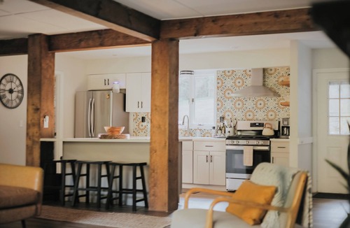 Shandaken Cabin | 4 Bed Catskill Mountain Retreat: Fire Pit, Hot Tub, 10min to Belleayre